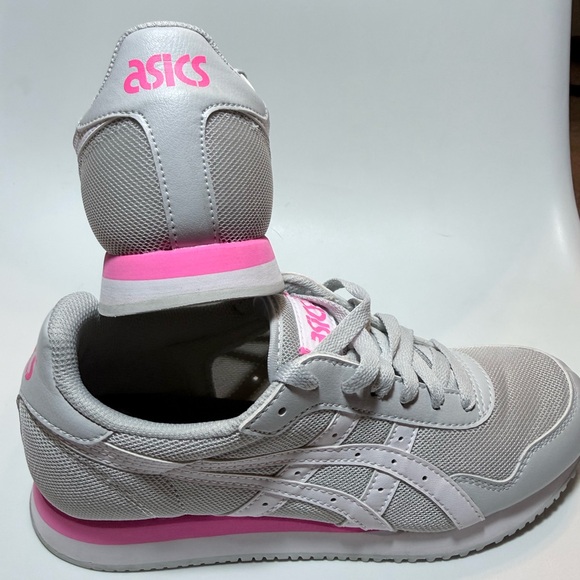 ASICS Women’s Size 8 Gray Pink Sneakers Excellent Condition - Picture 2 of 7